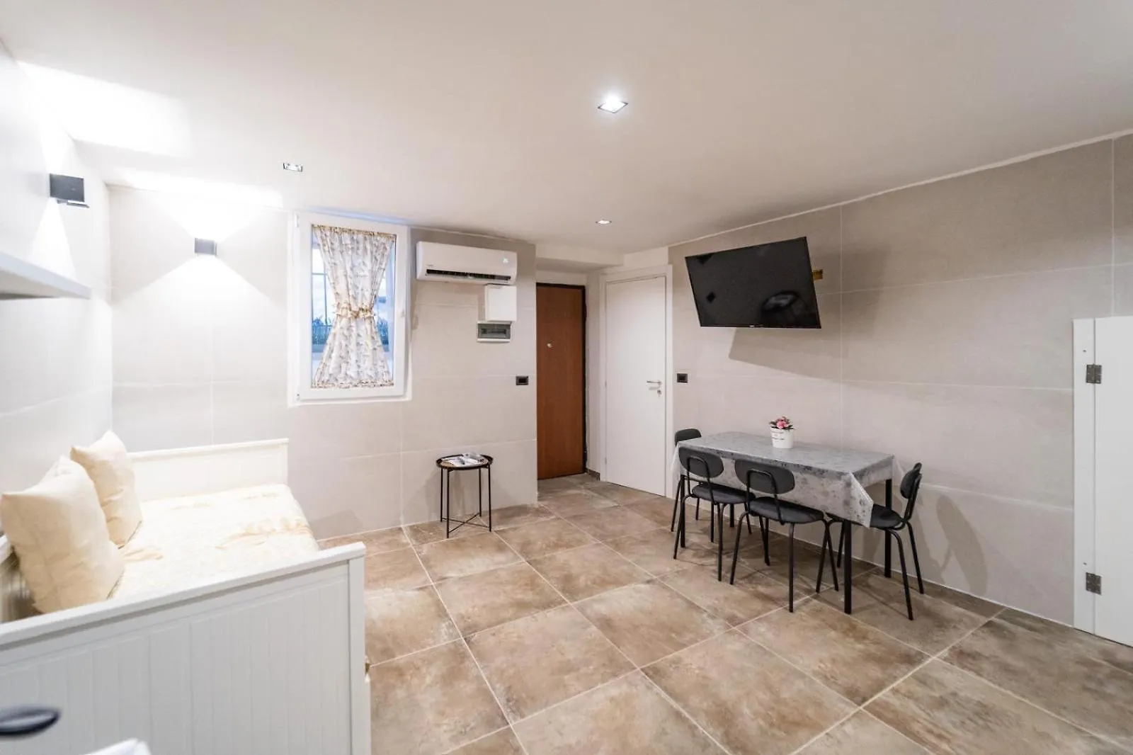 Apartment Ferienwohnung Benvenuti A Casa Neapel